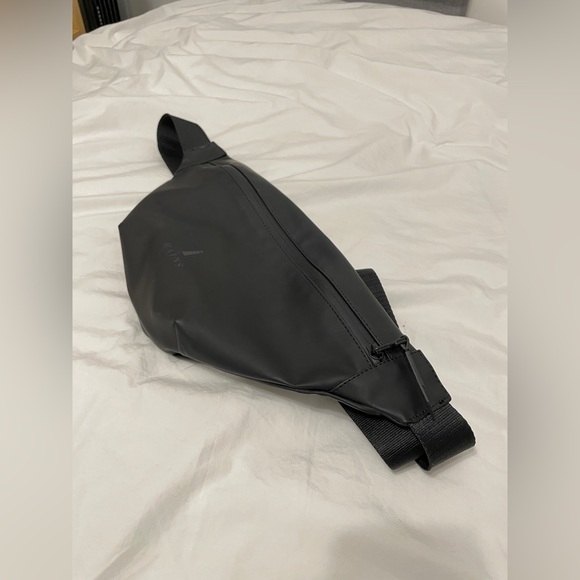 RAINS FANNY PACK - Picture 3 of 6